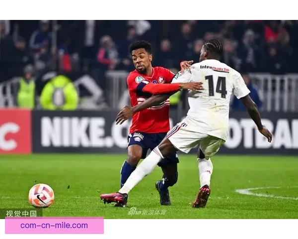 拉卡泽特依旧是里昂队最高效得分手与精神领袖 展现领袖风范